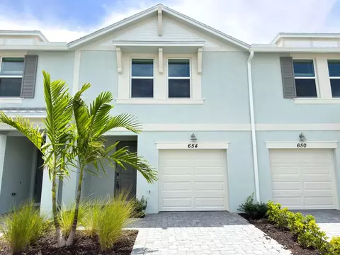 654 Salisbury Cir, Fort Pierce, FL 34982