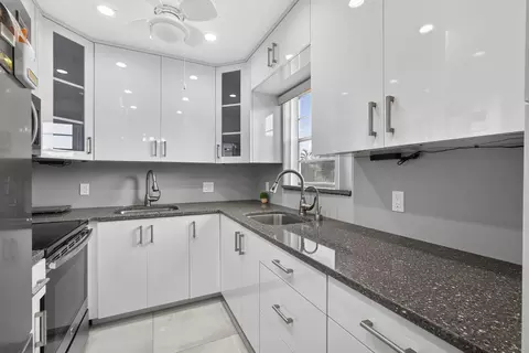 160 Easthampton G, West Palm Beach, FL 33417