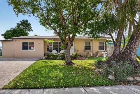 2750 NE 9th Ter, Pompano Beach, FL 33064
