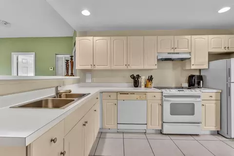 Kitchen - 6811 2nd St, Jupiter, FL 33458 photo 2 of 2