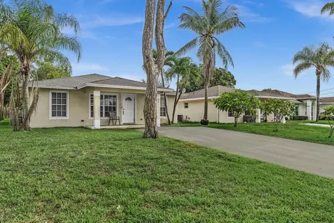 Exterior - 6811 2nd St, Jupiter, FL 33458 photo 2 of 4