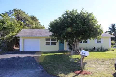 2104 NE 1st Ct, Boynton Beach, FL 33435