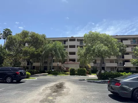2766 S Carambola Cir S #406, Coconut Creek, FL 33066