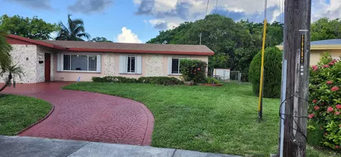 3830 NW 27th St, Lauderdale Lakes, FL 33311