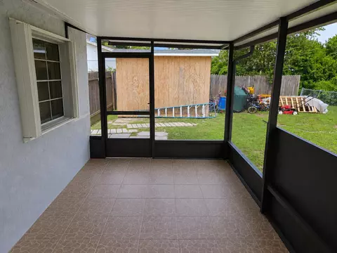 Exterior - 276 SE Norfolk Blvd, Stuart, FL 34997 photo 4 of 5