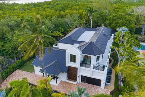 23 Coconut Ln, Ocean Ridge, FL 33435