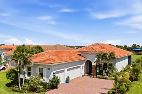 8635 SW Carrara Way, Port Saint Lucie, FL 34987