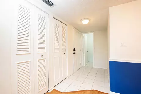 Entry Way - 5355 SE Miles Grant Rd #114, Stuart, FL 34997 photo 2 of 2