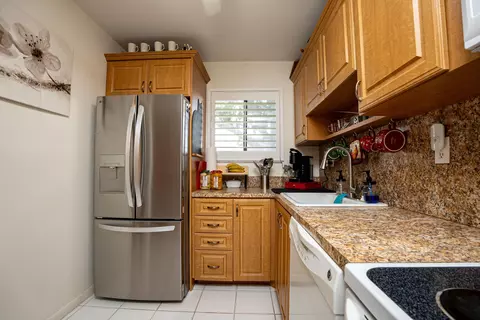 Kitchen - 5355 SE Miles Grant Rd #114, Stuart, FL 34997 photo 1 of 6