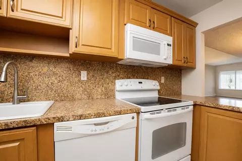 Kitchen - 5355 SE Miles Grant Rd #114, Stuart, FL 34997 photo 6 of 6