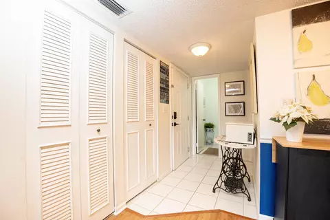 Entry Way - 5355 SE Miles Grant Rd #114, Stuart, FL 34997 photo 1 of 2