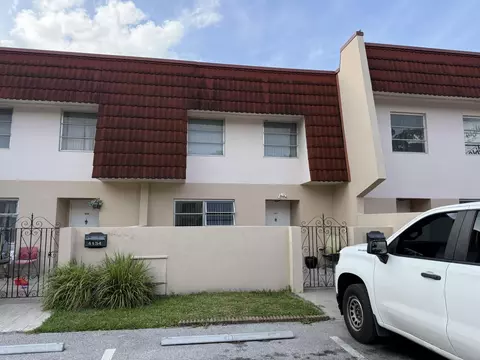 4136 Inverrary Dr #15C, Lauderhill, FL 33319