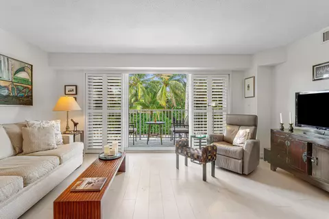 223 Atlantic Ave #2B, Palm Beach, FL 33480