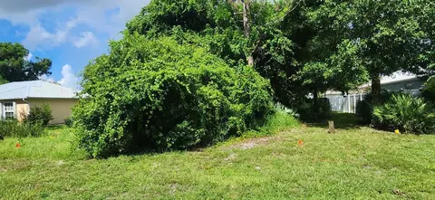 8289 Spicebush Ter, Port St Lucie, FL 34952