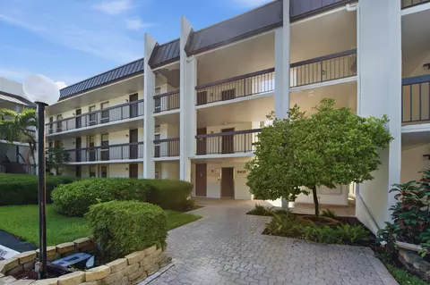 8409 Forest Hills Dr #206, Coral Springs, FL 33065