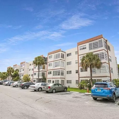 4046 NW 19th St #210, Lauderhill, FL 33313