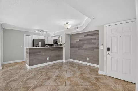 110 Yacht Club Way #103, Hypoluxo, FL 33462