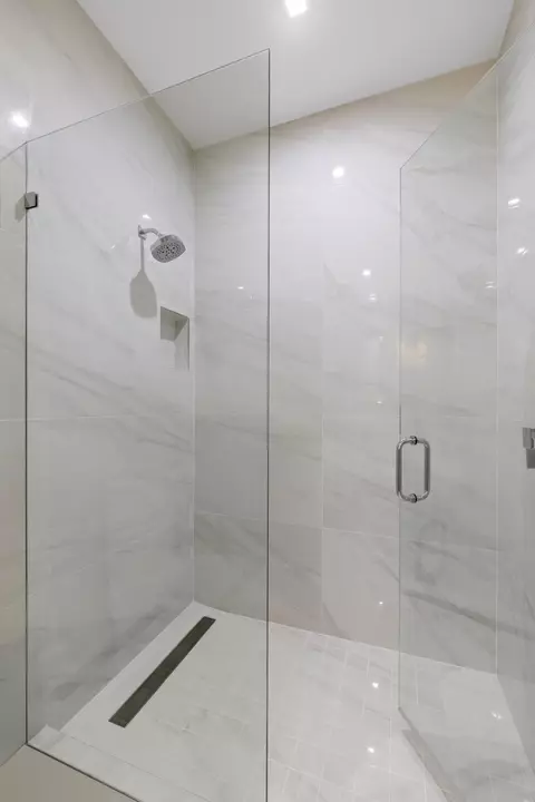 Bath - 402 Ocean One Ln, Juno Beach, FL 33408 photo 7 of 8