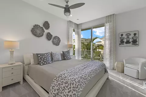 Bedroom - 402 Ocean One Ln, Juno Beach, FL 33408 photo 3 of 4