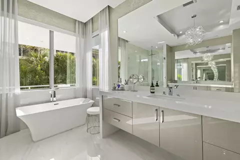 Bath - 402 Ocean One Ln, Juno Beach, FL 33408 photo 2 of 8