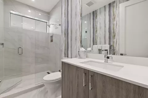 Bath - 402 Ocean One Ln, Juno Beach, FL 33408 photo 8 of 8