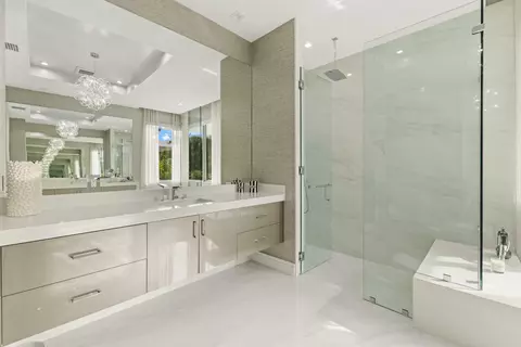 Bath - 402 Ocean One Ln, Juno Beach, FL 33408 photo 3 of 8