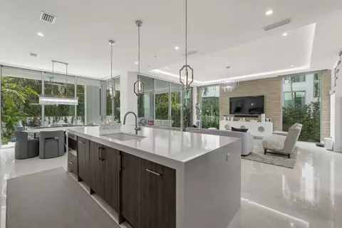 Kitchen - 402 Ocean One Ln, Juno Beach, FL 33408 photo 2 of 3
