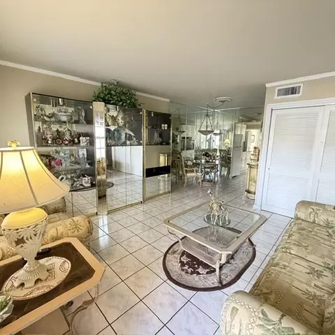 6 Abbey Ln #104, Delray Beach, FL 33446