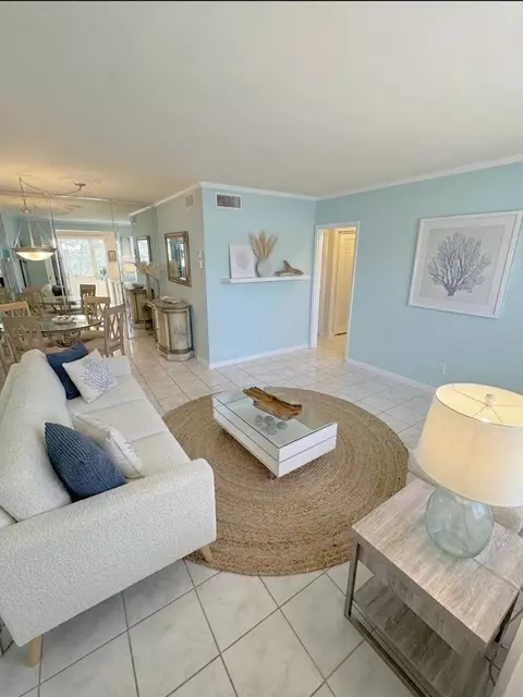 6 Abbey Ln #104, Delray Beach, FL 33446