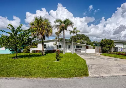 3444 NE Sandra Dr, Jensen Beach, FL 34957