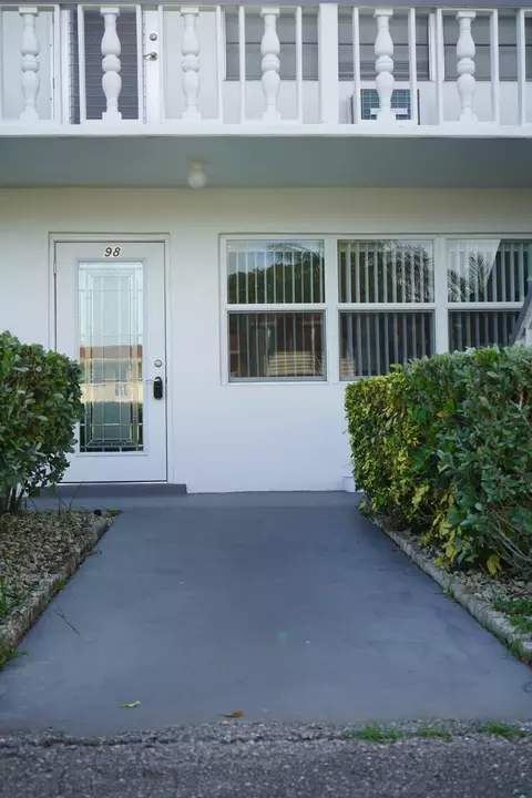 97 Berkshire E, West Palm Beach, FL 33417
