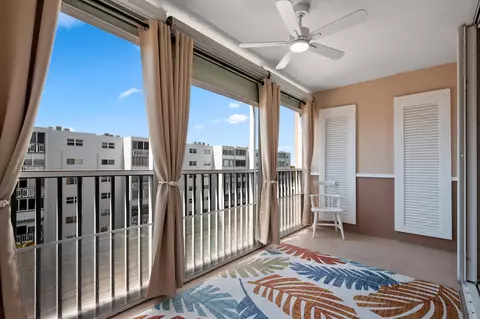 620 NE 12th Ave #602, Hallandale Beach, FL 33009