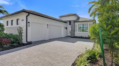 10204 Voltaire Pl, Palm Beach Gardens, FL 33412