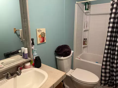 Bath - 8115 SE 57th Dr, Okeechobee, FL 34974 photo 1 of 4