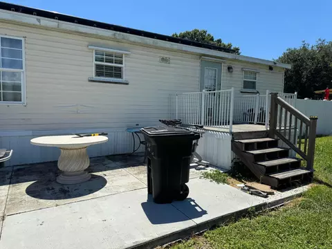 Exterior - 8115 SE 57th Dr, Okeechobee, FL 34974 photo 6 of 7