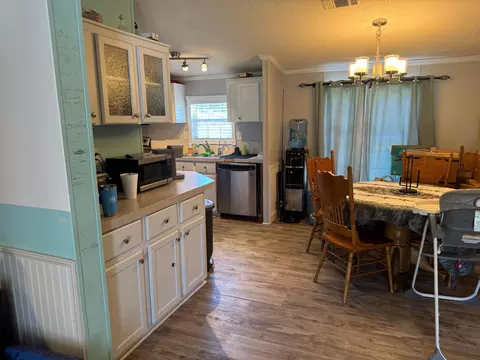 Kitchen - 8115 SE 57th Dr, Okeechobee, FL 34974 photo 1 of 2