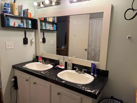 Bath - 8115 SE 57th Dr, Okeechobee, FL 34974 photo 3 of 4