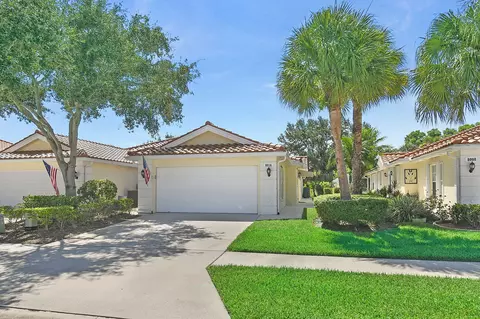 8016 SE Peppercorn Ct, Hobe Sound, FL 33455