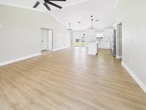 Living - 1007 SW 5th St, Okeechobee, FL 34974 photo 5 of 7