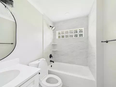 Bath - 1007 SW 5th St, Okeechobee, FL 34974 photo 2 of 8