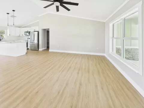 Living - 1007 SW 5th St, Okeechobee, FL 34974 photo 3 of 7