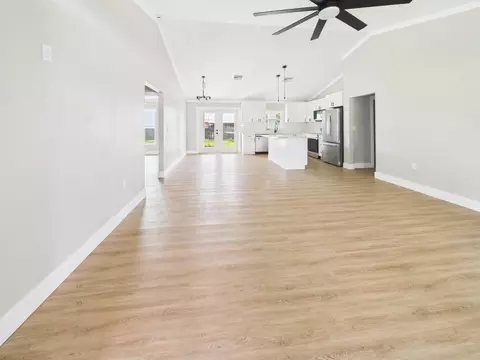 Living - 1007 SW 5th St, Okeechobee, FL 34974 photo 2 of 7