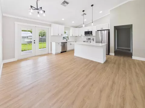 Living - 1007 SW 5th St, Okeechobee, FL 34974 photo 7 of 7