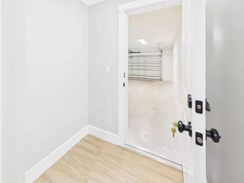Entry Way - 1007 SW 5th St, Okeechobee, FL 34974 photo 6 of 9