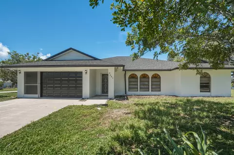 2661 SE Osage Ave, Port Saint Lucie, FL 34952