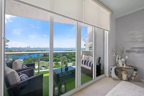 7900 Harbor Island Dr #1517, North Bay Village, FL 33141