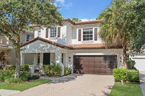 445 Pumpkin Dr, Palm Beach Gardens, FL 33410