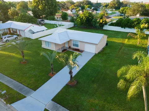 442 SW Belmont Cir, Port Saint Lucie, FL 34953