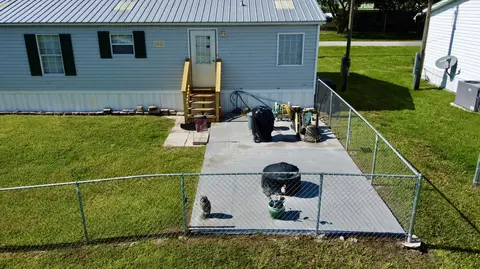 Exterior - 2108 SE 32nd St, Okeechobee, FL 34974 photo 4 of 5