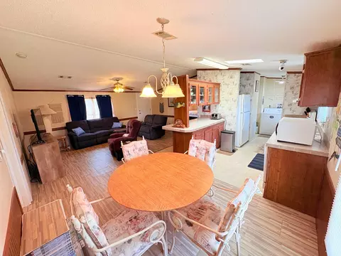 Dining - 2108 SE 32nd St, Okeechobee, FL 34974 photo 1 of 1
